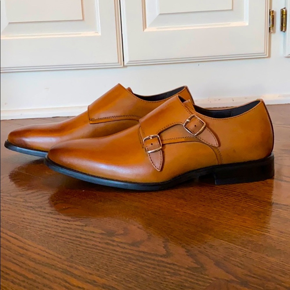 Men’s dress shoes